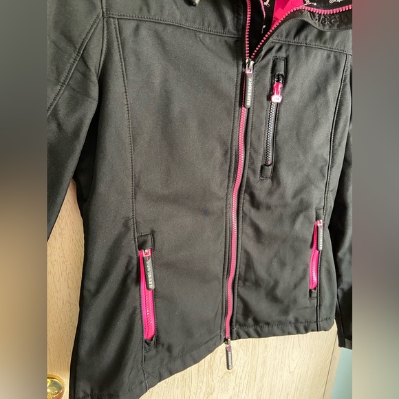 SUPERDRY Original Windtrekker Japan Black & pink Hooded Jacket Sz Medium - Picture 6 of 16